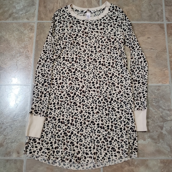 Victoria's secret gown - Picture 1 of 4